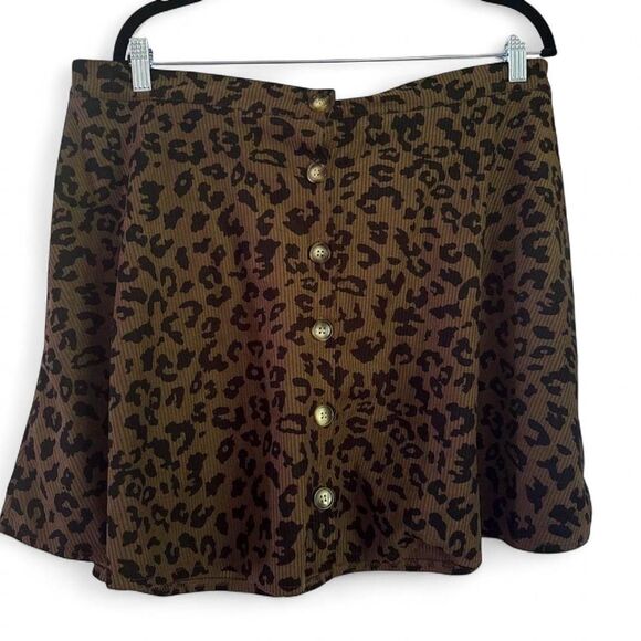 SHEIN Dresses & Skirts - Leopard Print Corduroy Mini Skirt Women's 1XL Button Front Brown